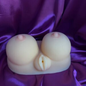 Masturbador con senos y vagina